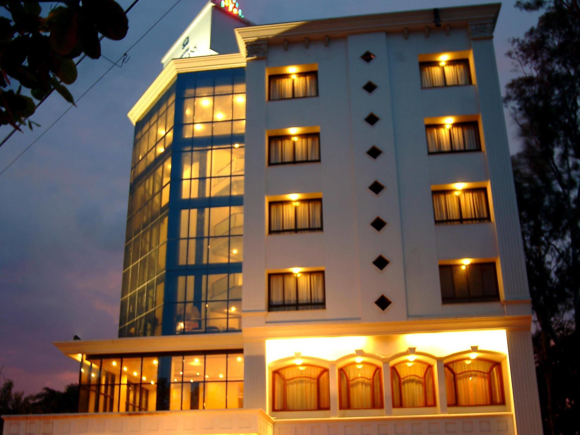 Citrus Hotel Kolhapur Εξωτερικό φωτογραφία